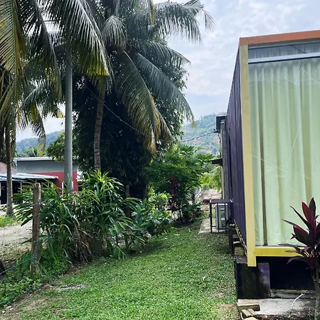 Purple Cube At Lumut Cube Homestay Kontena Exterior photo