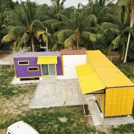 Purple Cube At Lumut Cube Homestay Kontena Exterior photo