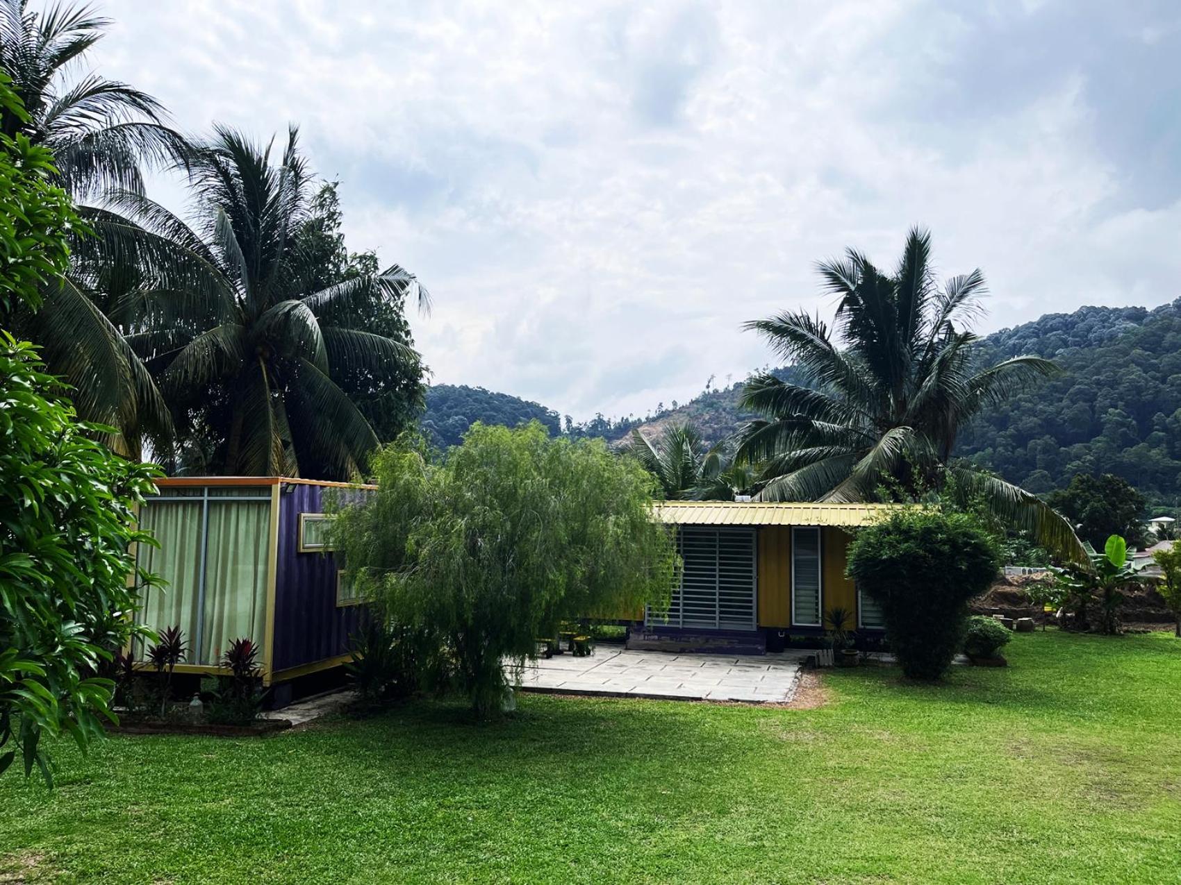 Holiday home Purple Cube At Cube Kontena Lumut
